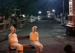 Arti Mimpi Melihat Pocong Di Luar Rumah